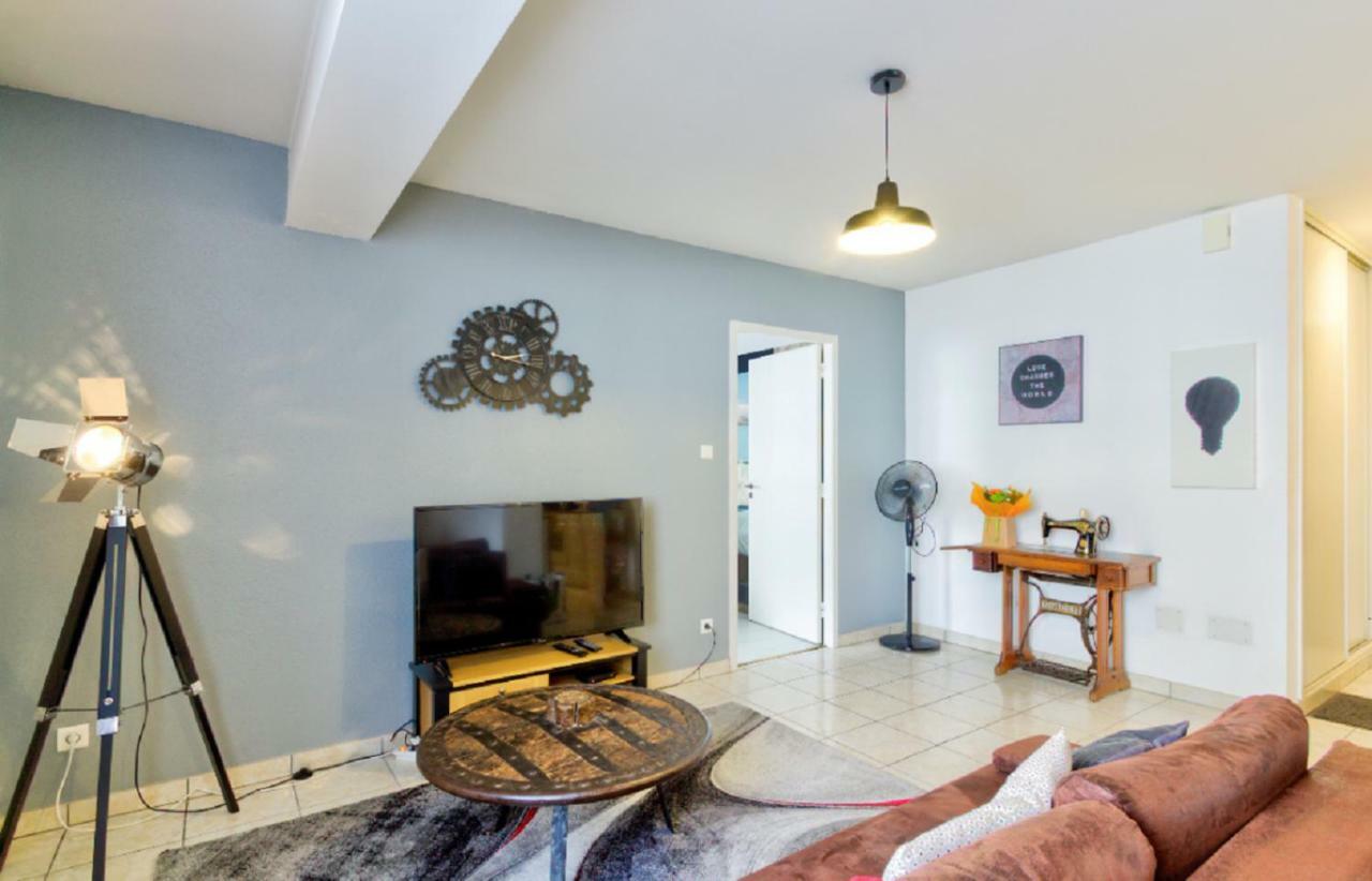 Le Contemporain Apartment มงเบลียาร์ ภายนอก รูปภาพ